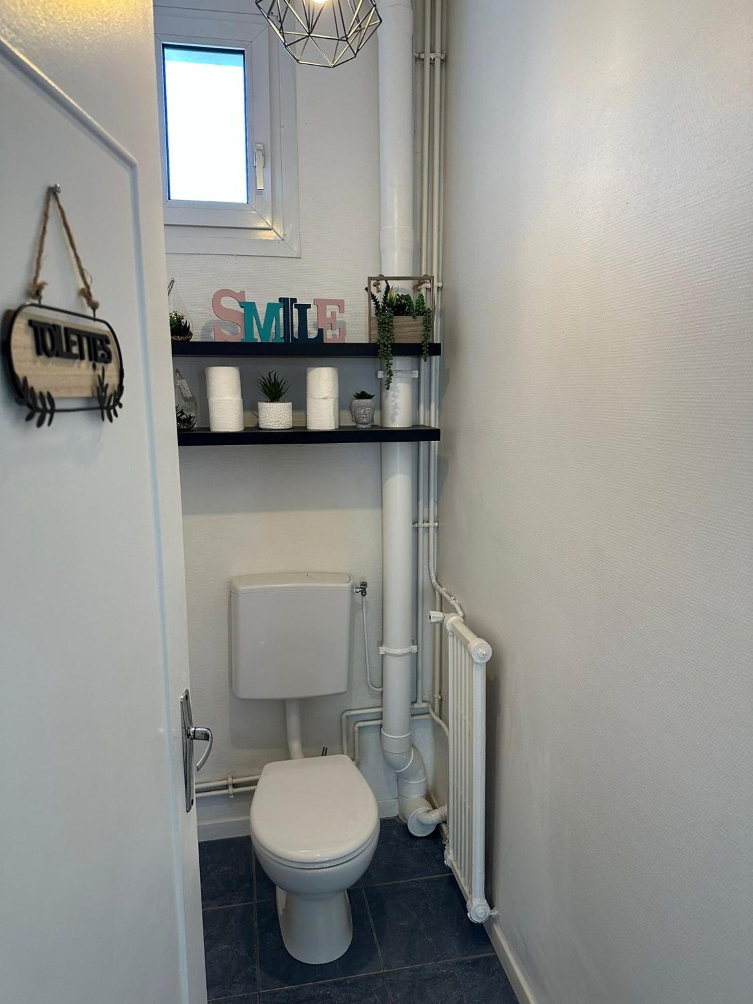 Holiday home Maison De Plein Centre, 3 Etoiles, A 200m De La Plage, Parking Prive, Wifi Royan
