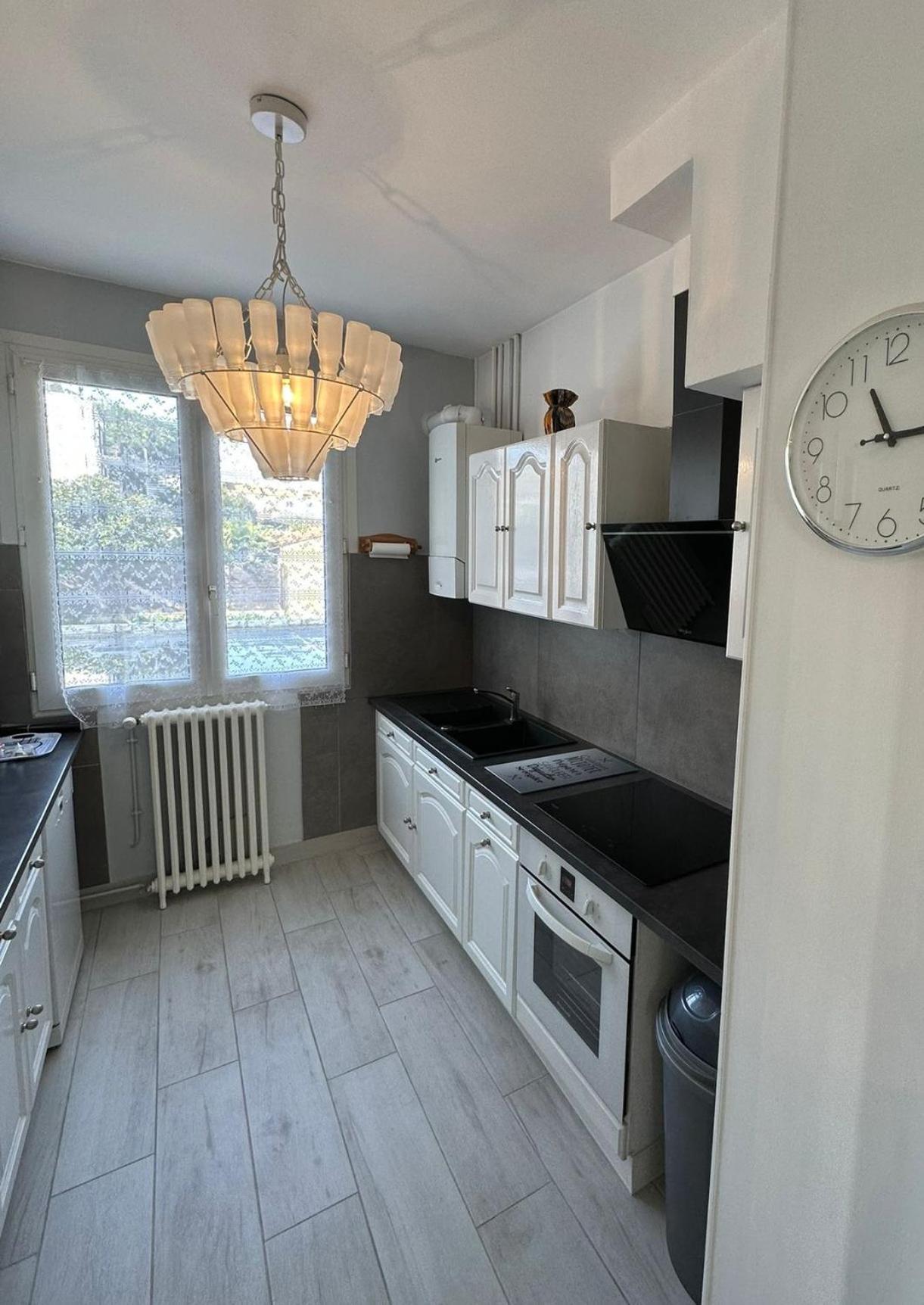 Maison De Plein Centre, 3 Etoiles, A 200m De La Plage, Parking Prive, Wifi Holiday home Royan